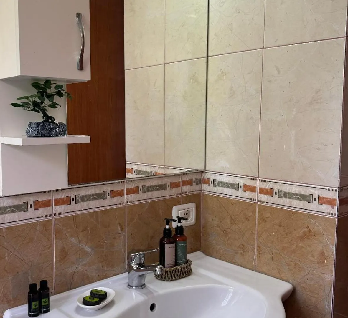 Golem Main Apartment  Golem (Tirana)