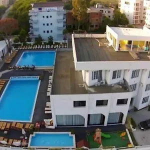 Отель Sunborn, Голем